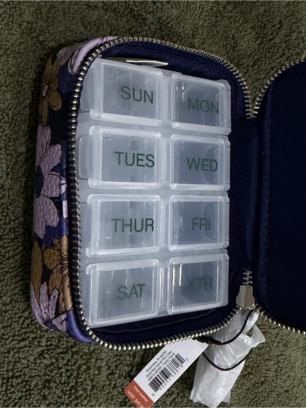 New Vera Bradley - Travel Pill Case - Picture 3 of 4